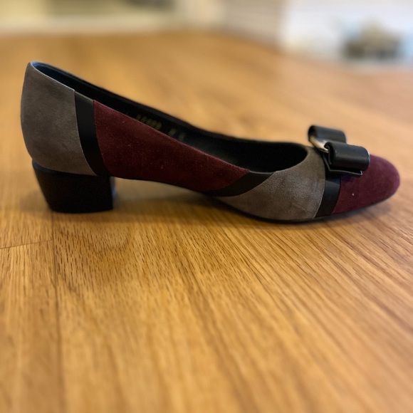Salvatore Ferragamo Women's Vara Patchwork Burgundy and Gray Suede Pump Heel - Picture 7 of 9